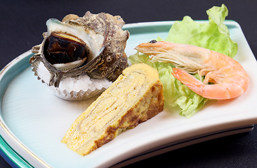 口代わり（エビのボイル・卵焼き・サザエつぼ焼き）